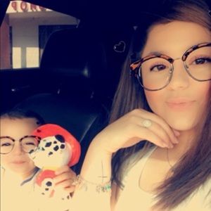 Meet your Posher, Veronica